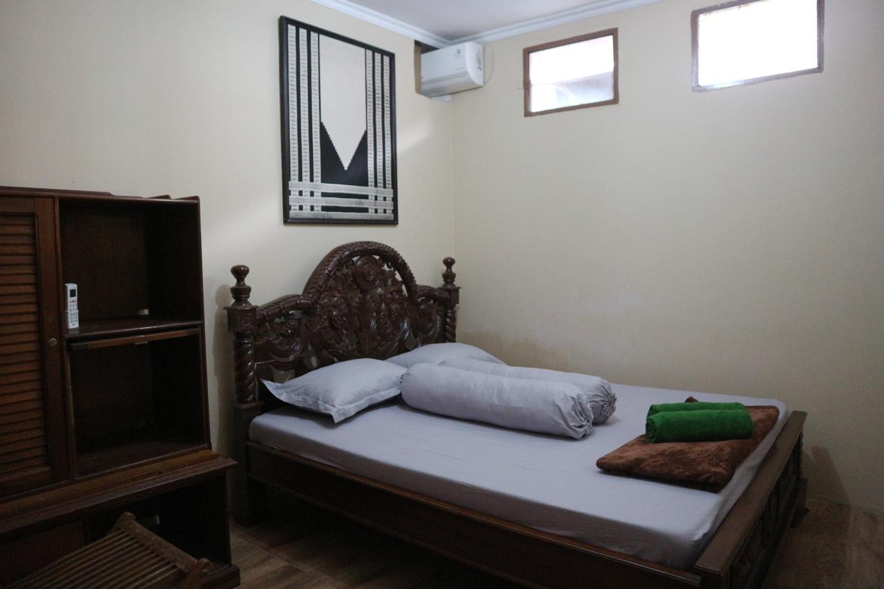 Kembar Guesthouse Yogyakarta Exterior photo